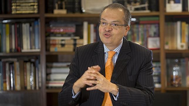 Fernando Carrillo es elegido nuevo Procurador de la Nación
