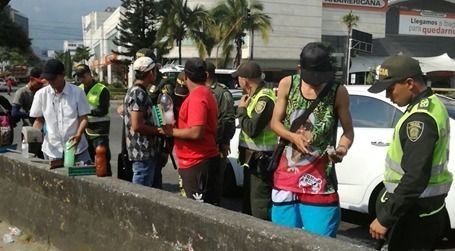Policía de Ibagué realizó operativos en contra de limpiavidrios
