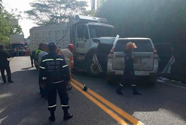 Fallecen dos integrantes del equipo de prensa de Carlos Edward Osorio en un accidente automovilístico