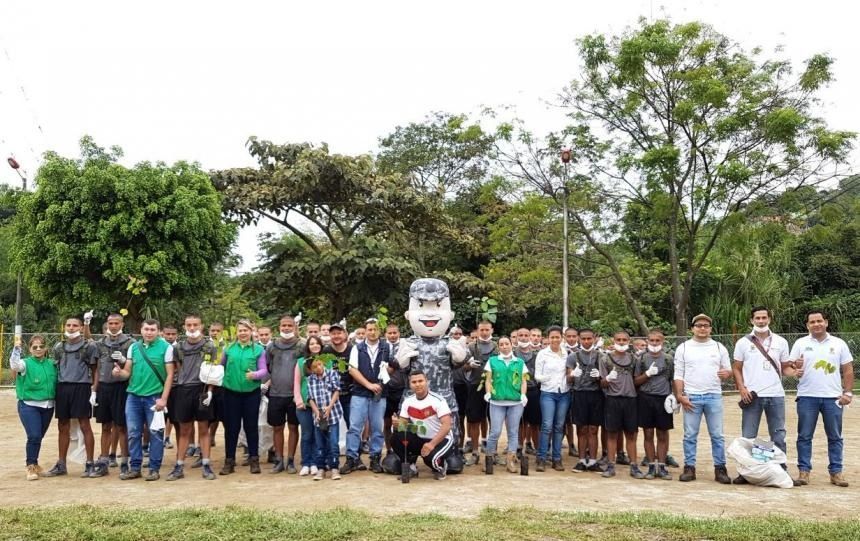 Sembraron 52 árboles en laderas del río Combeima
