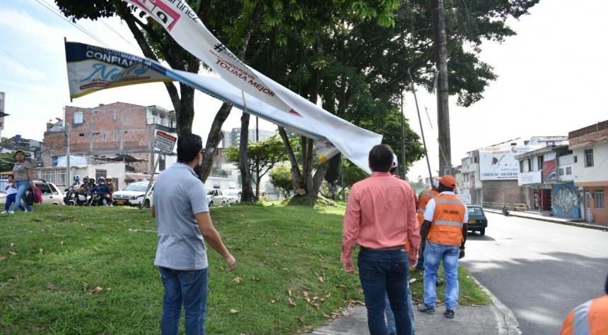 Alcaldía desmonta 500 piezas de publicidad política que no fue retira por los candidatos