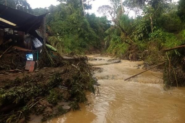 Desbordamiento de una quebrada en Líbano deja una persona muerta y tres heridas