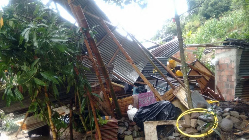 Deslizamientos, inundaciones y el desbordamiento de una quebrada dejaron fuertes lluvias en Ibagué