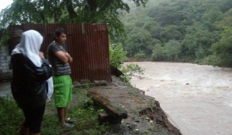 Lluvias en Ibagué dejan un menor lesionado