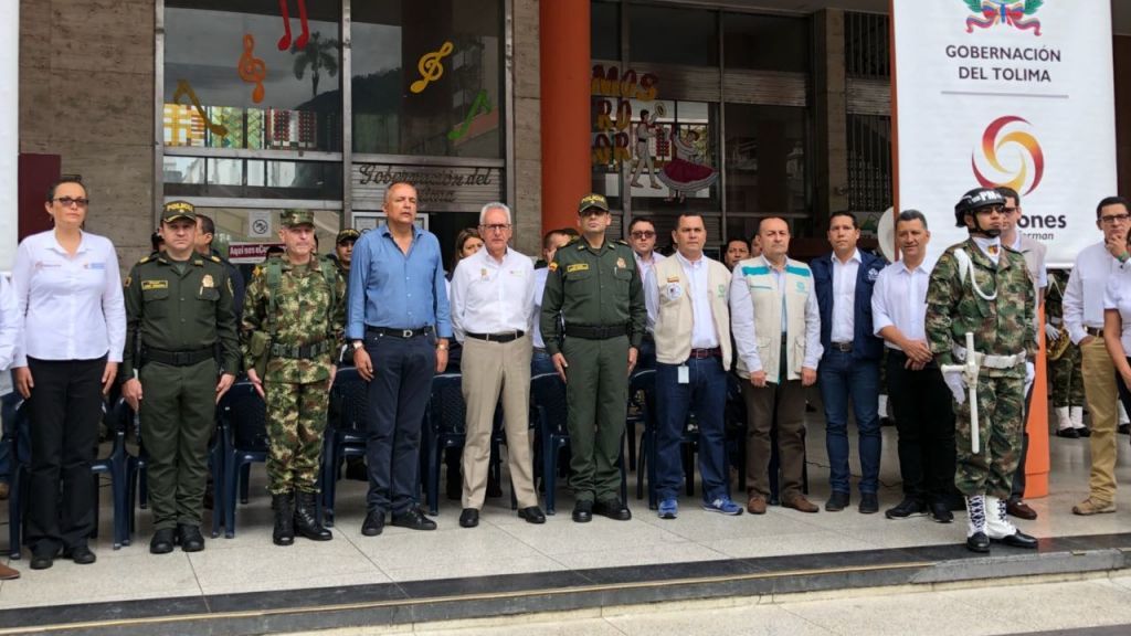 Autoridades departamentales y municipales abrieron la jornada electoral de este 27 de mayo