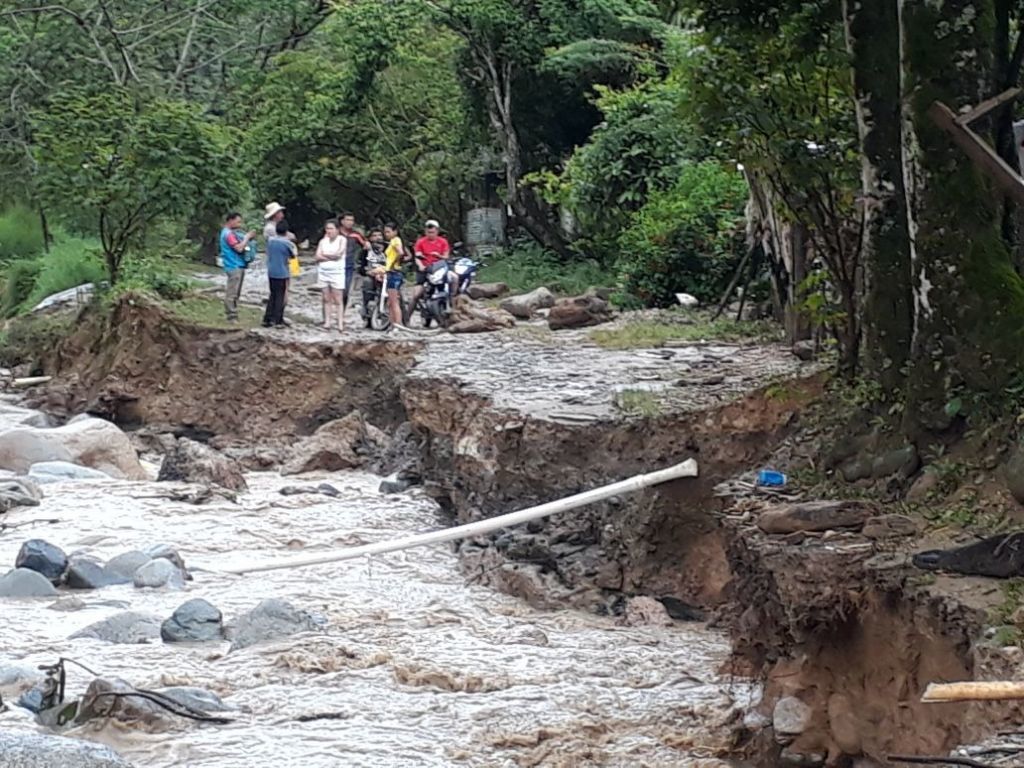 Emergencia en Rioblanco por el desbordamiento del río dejó varias viviendas afectadas