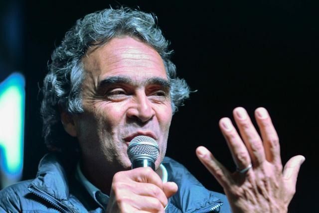 Fajardo anunció que votará en blanco en la segunda vuelta y deja en libertad a sus electores