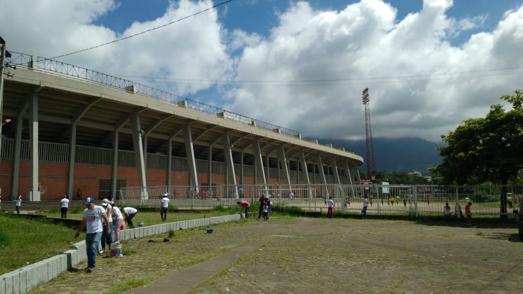 200 personas limpiaron y embellecieron el estadio Manuel Murillo Toro