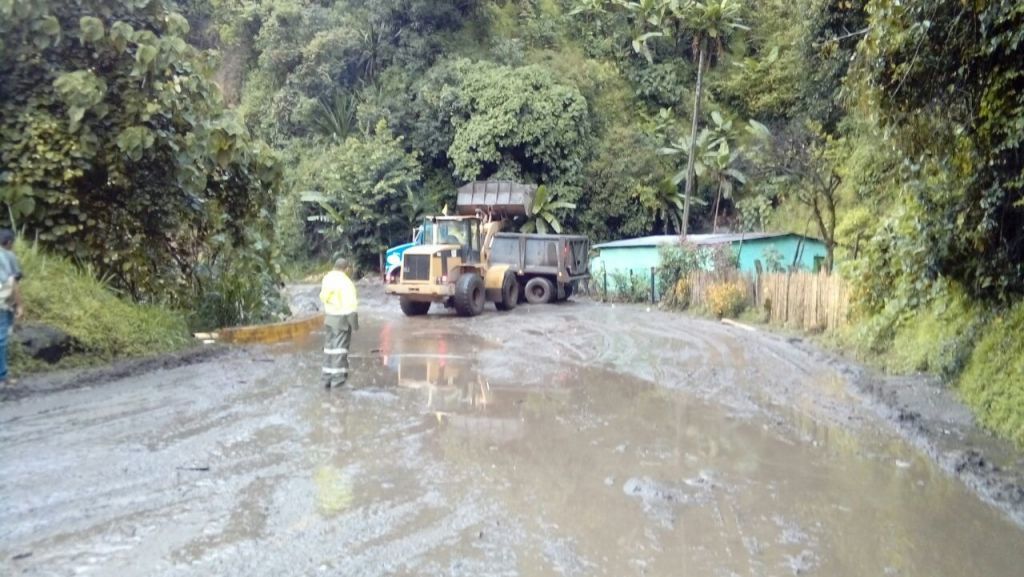 Cierre total de la vía Cajamarca Ibagué