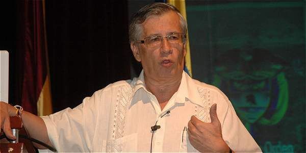 "Libre para votar por Petro": Fernando Osorio