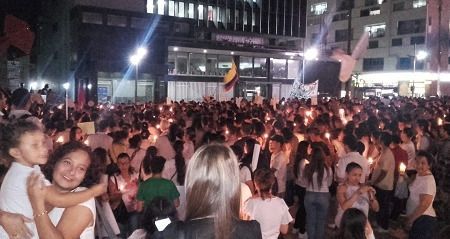 El resplandor de la luz en Ibagué en rechazo a los asesinatos de líderes sociales y políticos