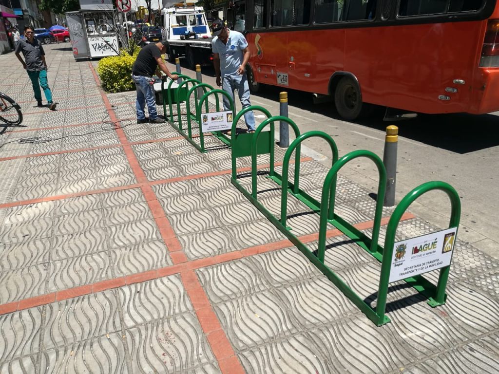 Alcaldía inició la instalación de 30 parqueaderos públicos para bicicletas