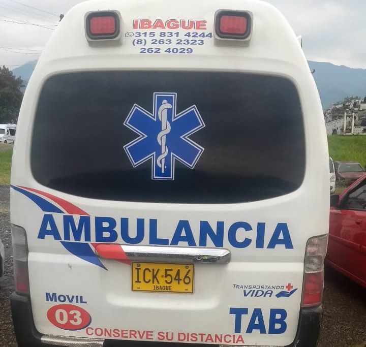 Ambulancia inmovilizada estaba obstaculizando la movilidad