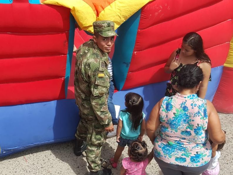 Ejército realizó campaña contra la prevención a las drogas en Flandes