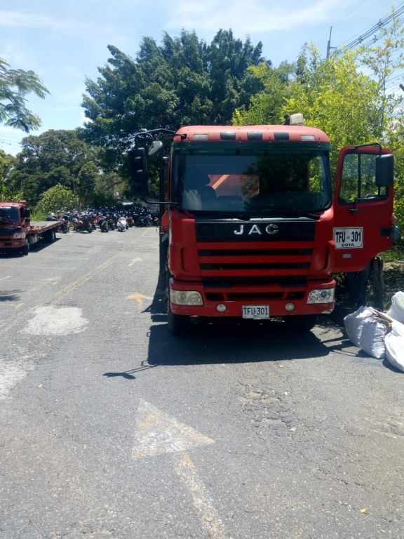 Inmovilizada  grúa que no contaba con revisión técnico-mecánica