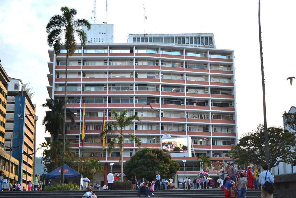 ¿Gobernación del Tolima: paraguas de personajes cuestionados?