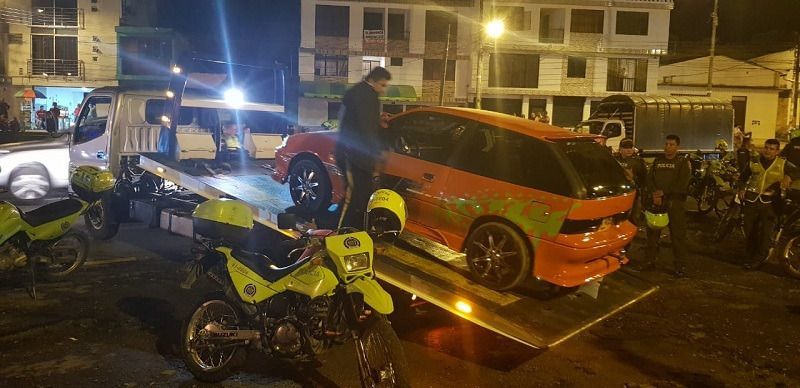 51 vehículos inmovilizados por participar en caravana y realizar maniobras peligrosas