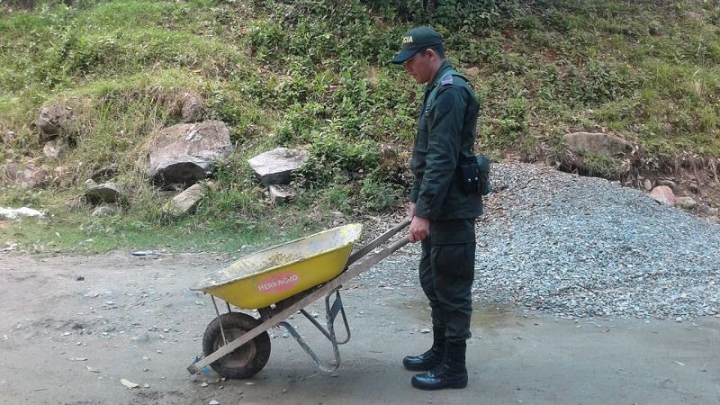 Venezolana fue auxiliada por patrulleros en Rioblanco cuando iba a dar  a  luz