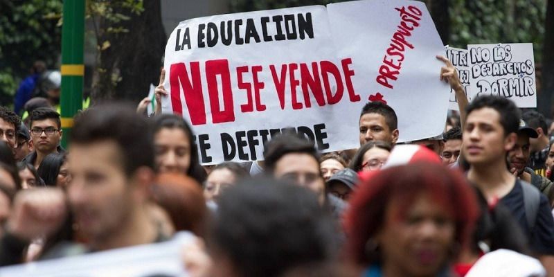 Manifestación nacional estudiantil busca un dialogo con el congreso