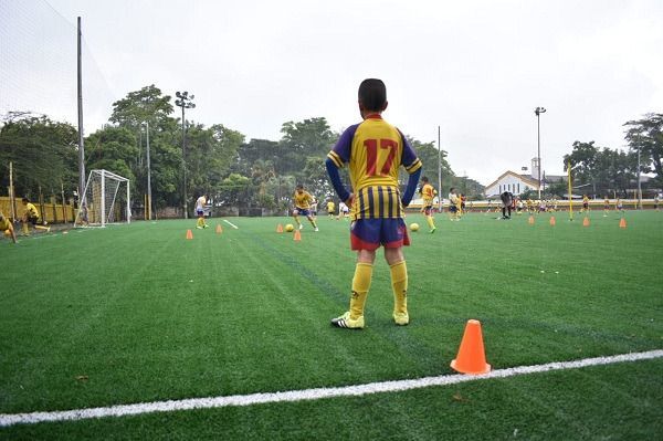 Por escándalos permanentes se prohíben venta y consumo de bebidas embriagantes en canchas sintéticas