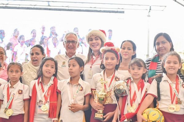 Novenas, pirotecnia y muestras culturales: la agenda navideña organizada por la Alcaldía