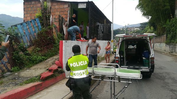 Mujer dio a luz una bebé en plena vía pública en el barrio Eduardo Santos de Ibagué