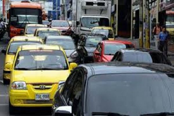 “Pico y placa” al mediodía se mantendrá de manera definitiva