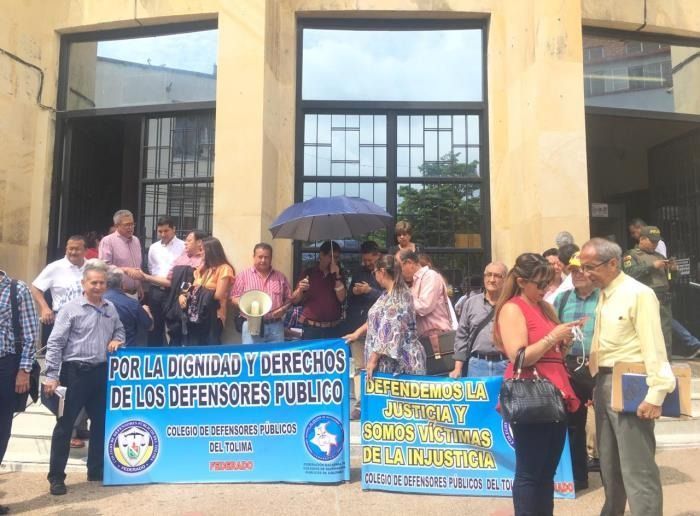 “La Defensoría del Pueblo se convirtió en un fortín político”: Abogado Hugo Martínez