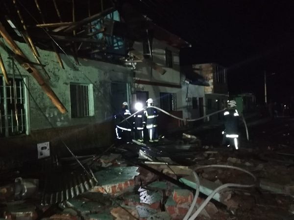 Dos personas heridas y cinco casas afectadas en explosión de una polvorearía en el Líbano