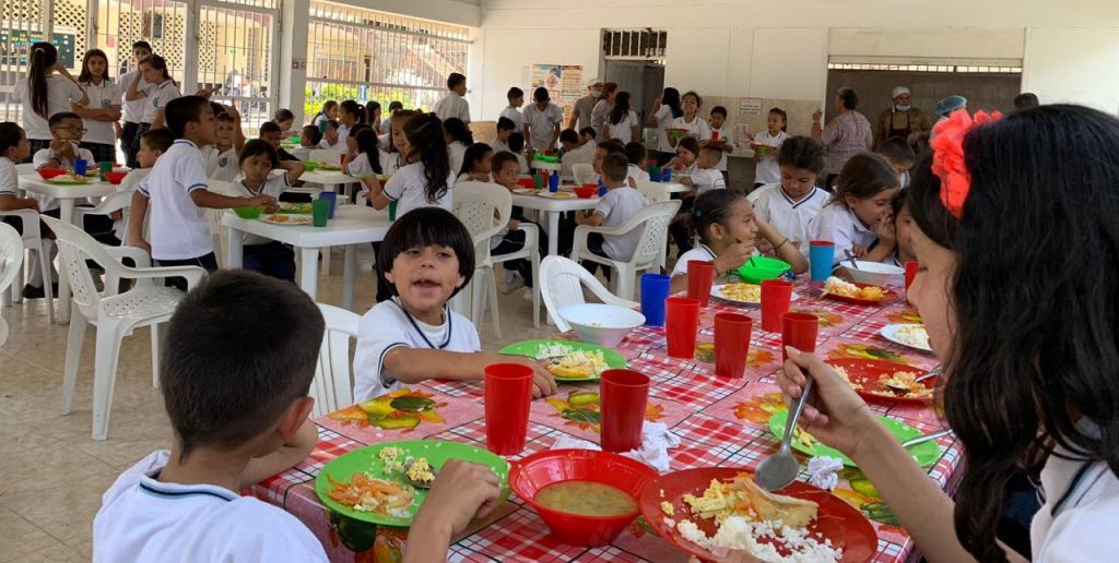 En Ibagué, 33.345 estudiantes reciben alimentación escolar gratuita