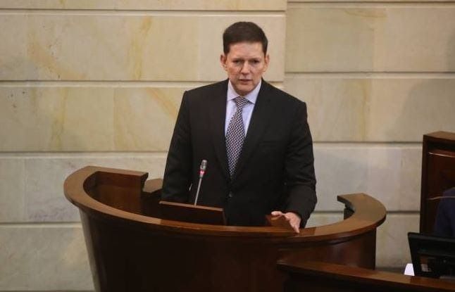 Posible relevo de Hernán Andrade en la dirección del Partido Conservador