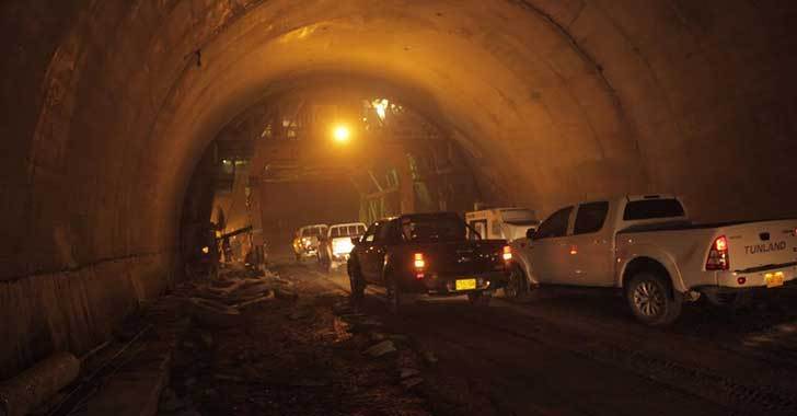 Por fin les pagaron a los trabajadores del Túnel de la Línea