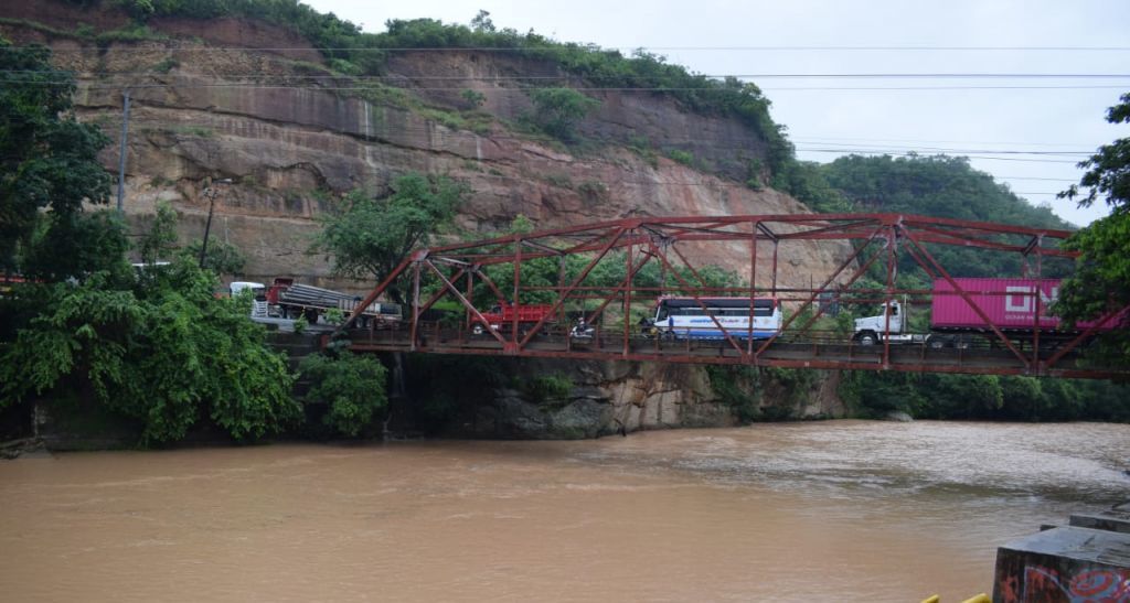 Inundaciones y fuertes lluvias azotan el oriente del Tolima