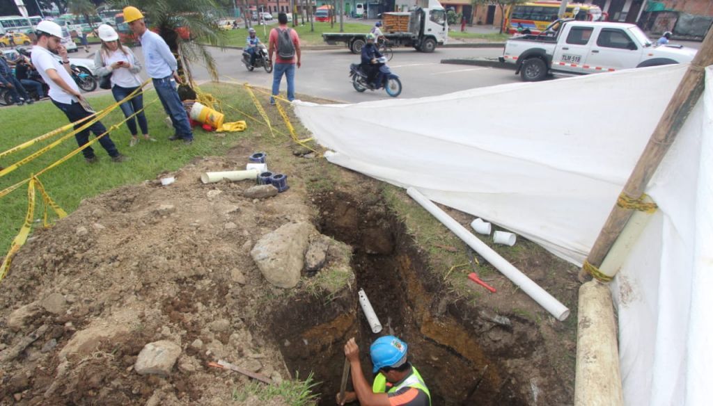 Avanza el empalme de tubería sobre la calle 19 con Cra. 1 de Ibagué