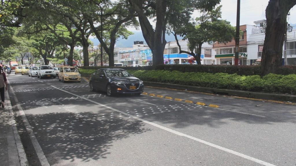 Con dispositivos de seguridad vial se espera hacer valer los 30 km/h reglamentarios en zonas escolares
