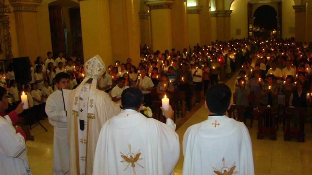 La ceremonia del agua y el fuego, una de las más significativas de la Semana Santa