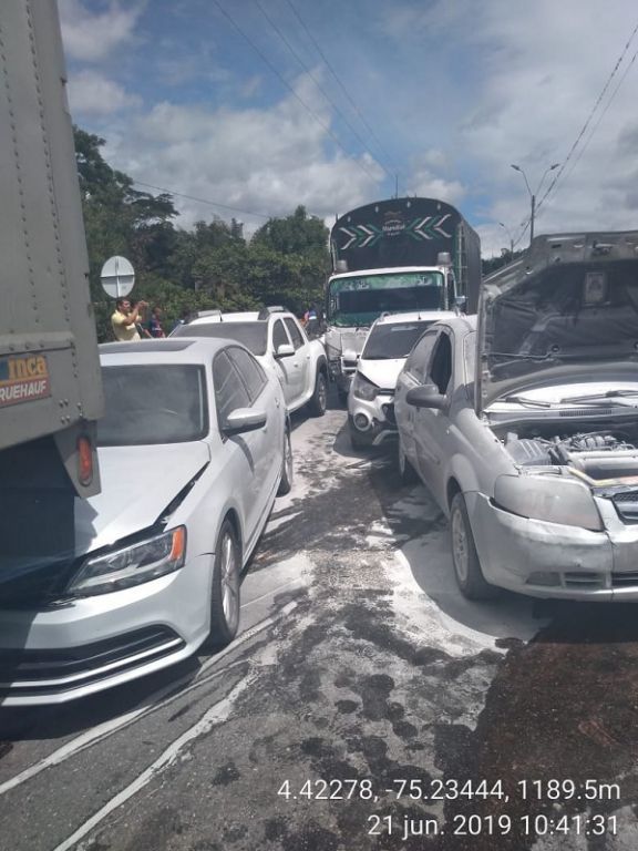 Múltiple choque de vehículos en el puente de la Cartagena, vía Ibagué- Gualanday dejó 15 heridos