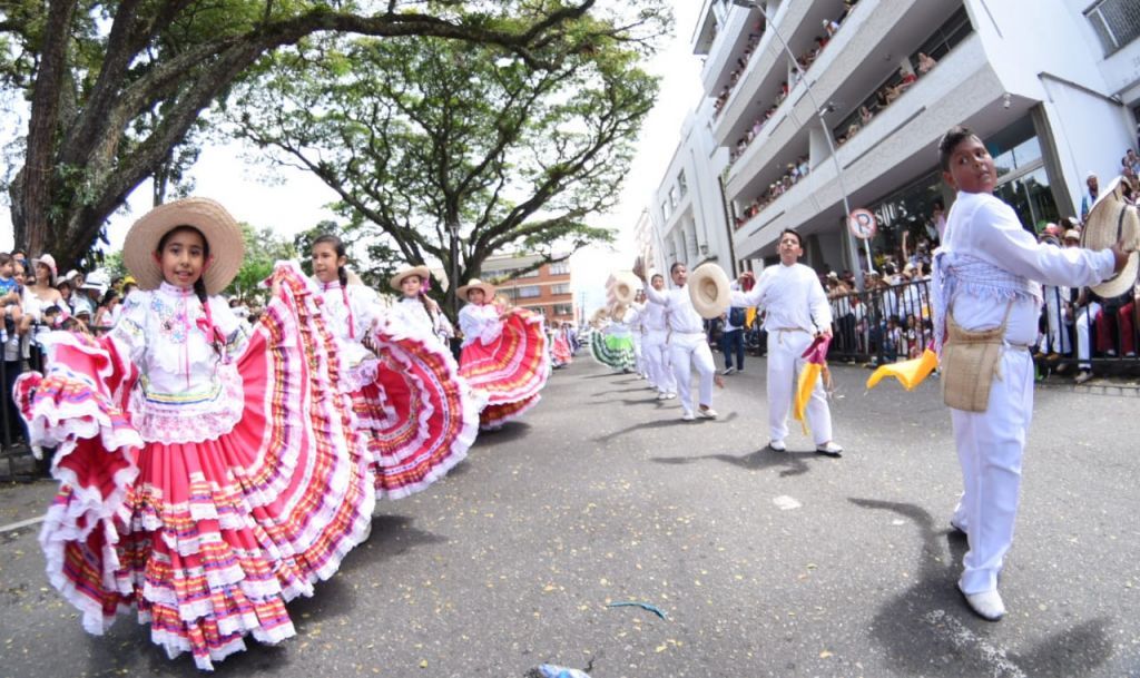 Reinas de talla nacional e internacional participaron del desfile de San Pedro