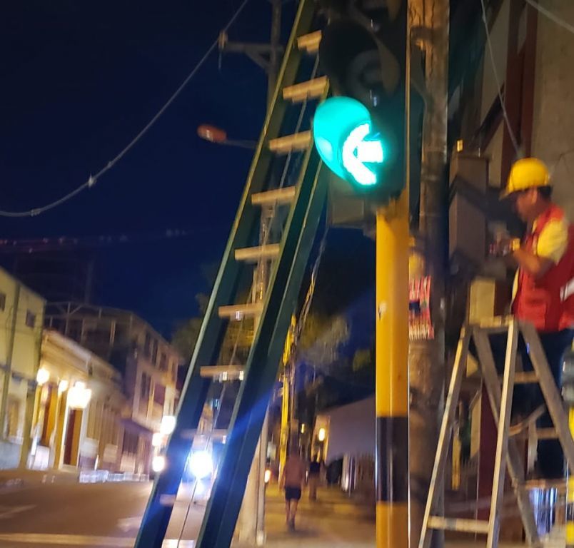 Se trabaja en reparación de la red semafórica de Ibagué