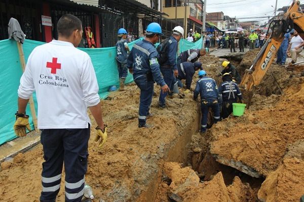 Trabajador del IBAL falleció y cuatro más afectados tras alud de tierra en obra