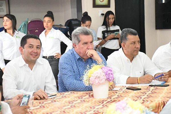 En reunión de candidatos a alcaldías de la U, José Barreto apoya a Ricardo Orozco