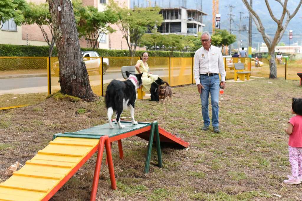 Se habilitó primer parque para mascotas de la ciudad en Arkalucía – Macadamia