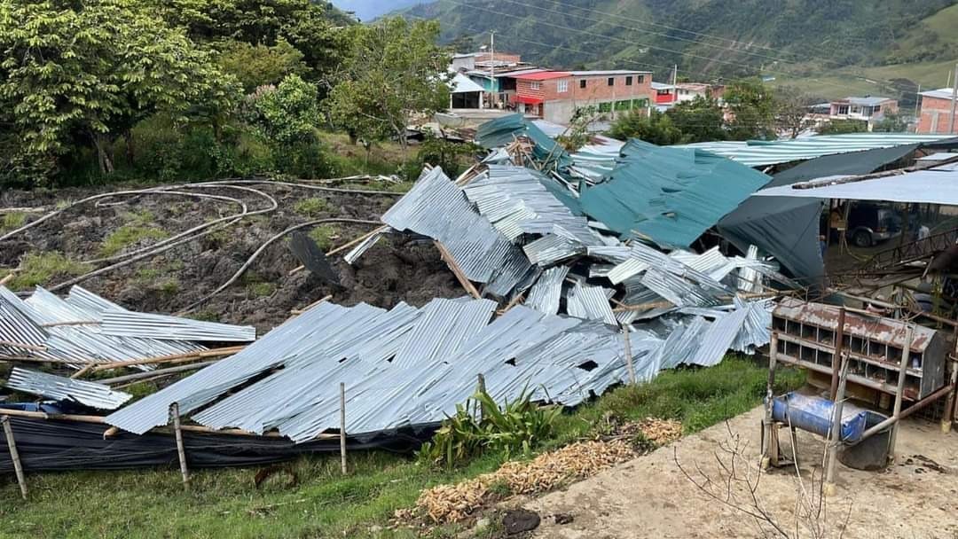 Impresionante avalancha de tierra en Herrera, sur del Tolima