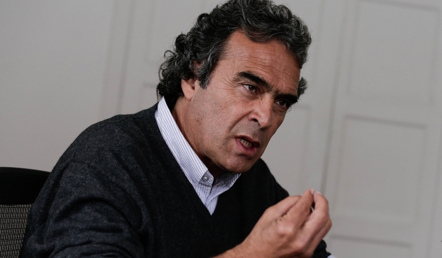 Revuelo político por imputación de cargos contra Sergio Fajardo