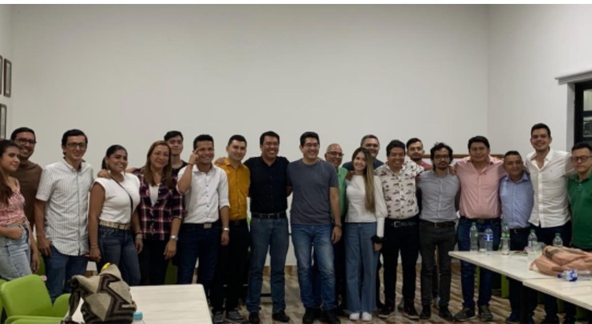 Insisten en candidatura del escritor William Ospina