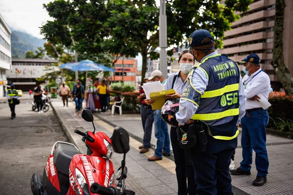 Investigan a agente de tránsito acusado de pedir un soborno en Ibagué
