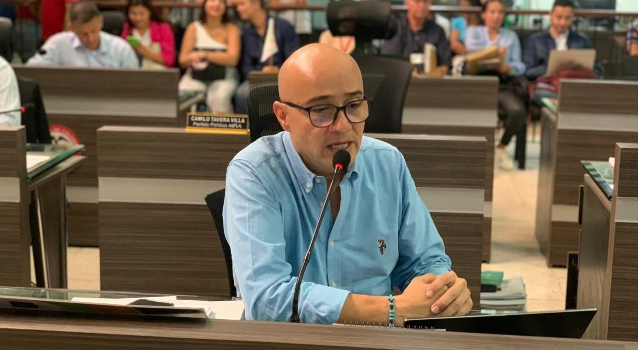 "El Acueducto Complementario no solucionará la falta de agua en Ibagué": Bolívar