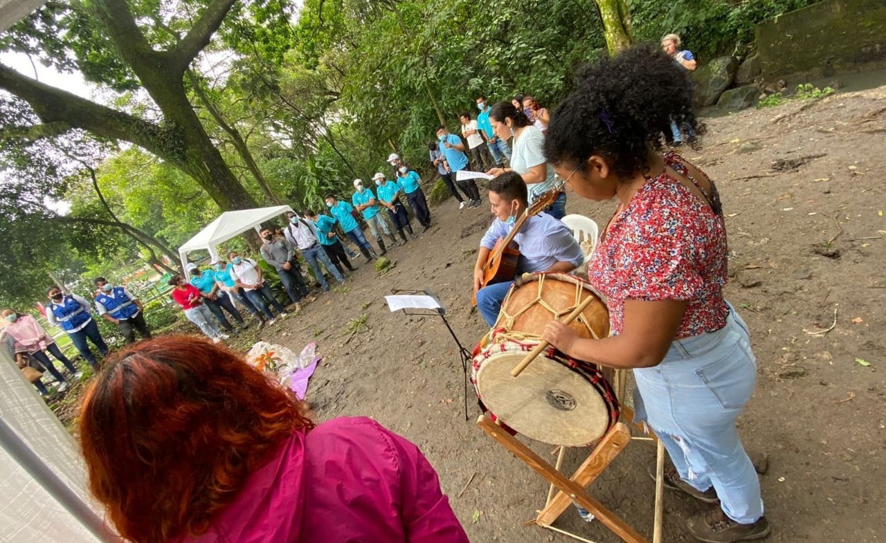 Jornada de limpieza de la quebrada Hato de la Virgen