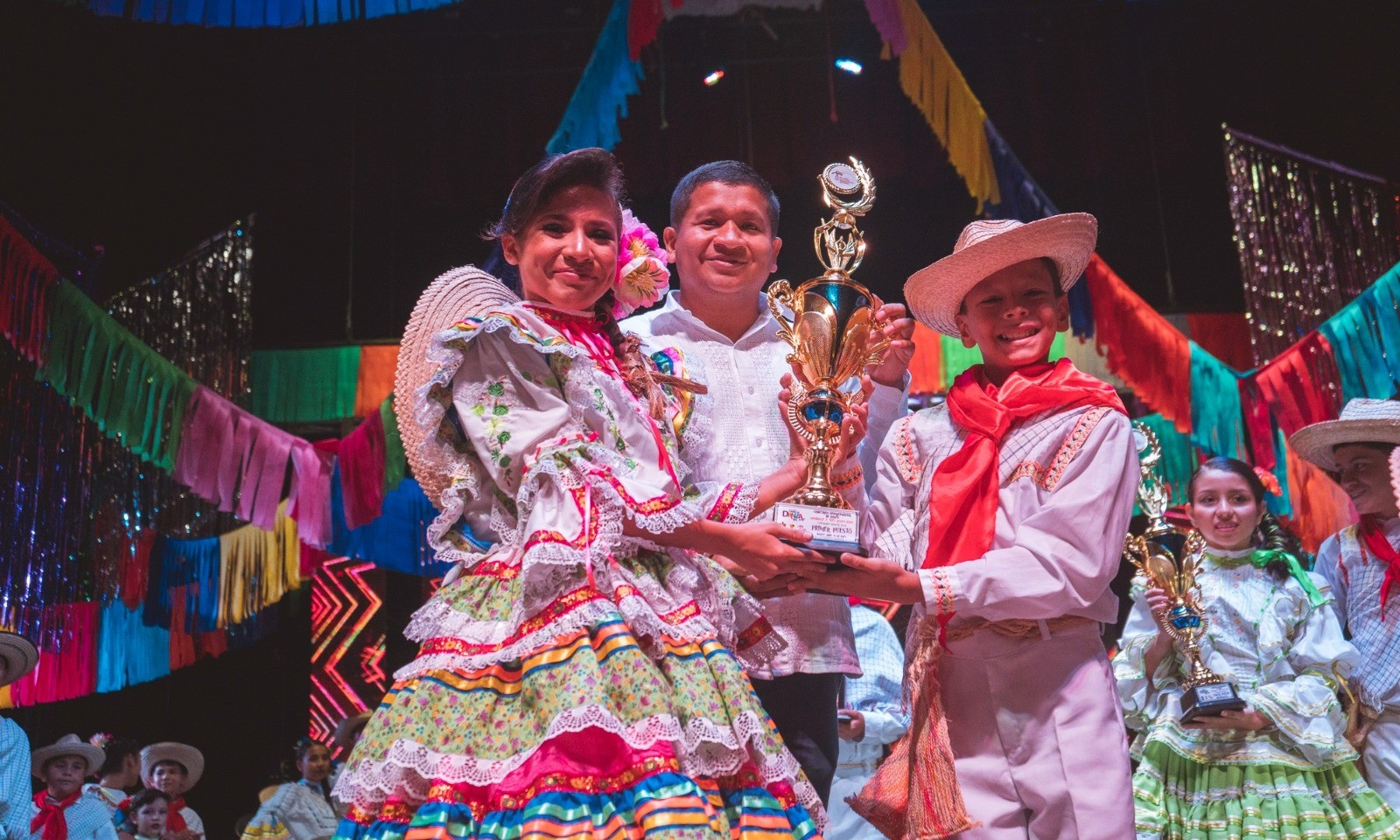 La Colonia Tolimense gana el Concurso Departamental de Danza ‘Inés Rojas Luna’