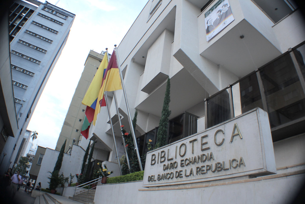La noche se viste de cultura en la Biblioteca Darío Echandía